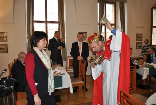 Michaela na fotografii s kr&aacute;lem, Luk&aacute;&scaron;em Curylo, ředitelem Charity Česk&eacute; republiky.
&nbsp;