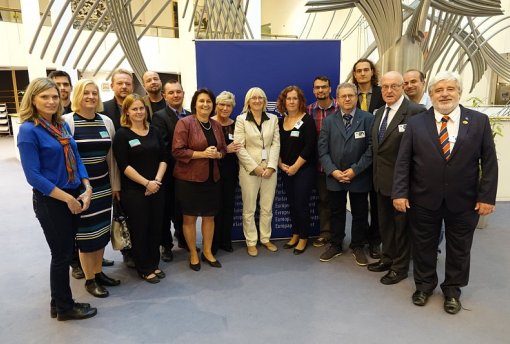 Setk&aacute;n&iacute; se z&aacute;stupci nesly&scaron;&iacute;c&iacute;ch občanů ČR v Evropsk&eacute;m parlamentu